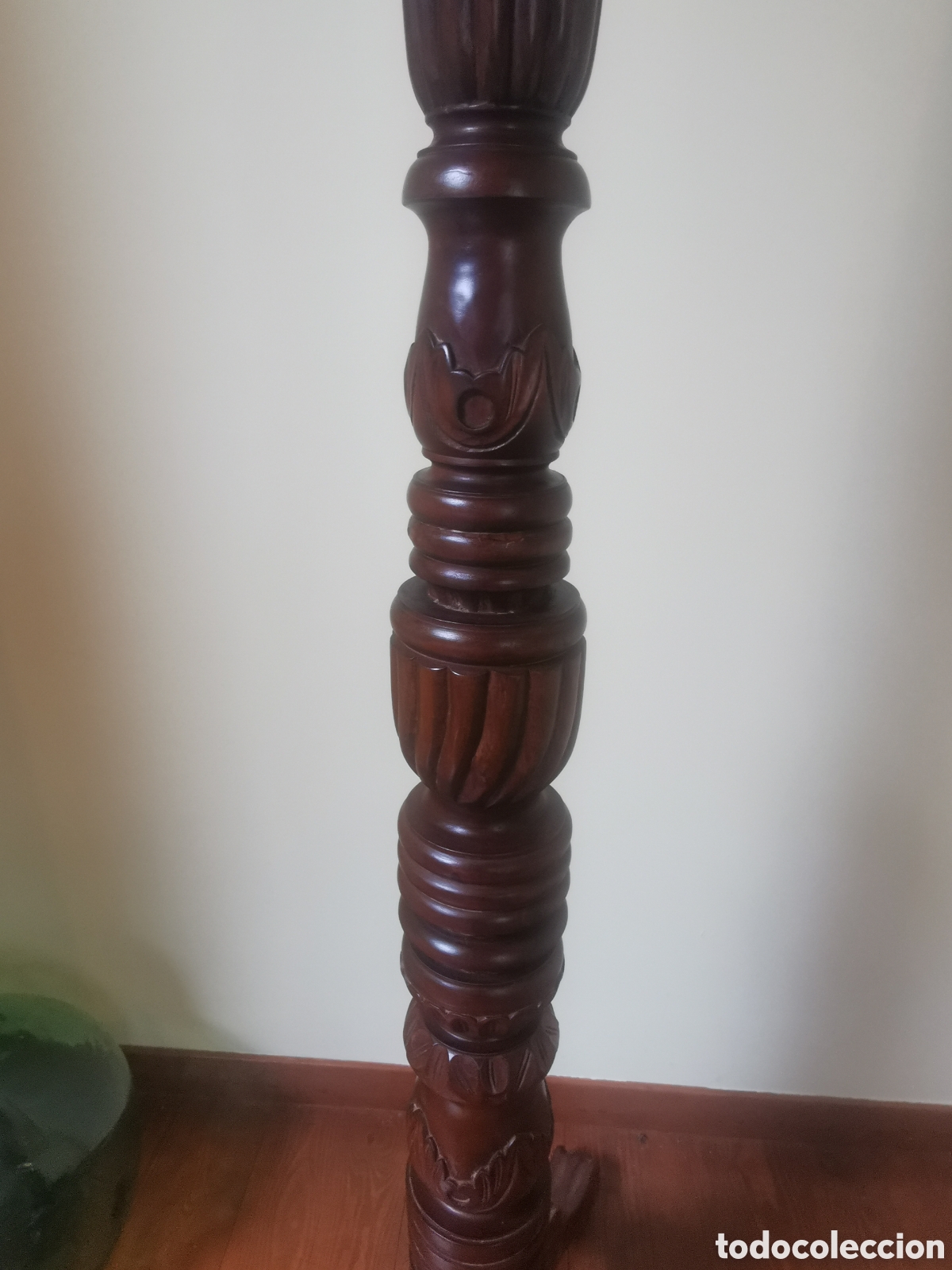 Antig&uuml;edades: 2 pedestales de madera maciza tallada - Foto 4