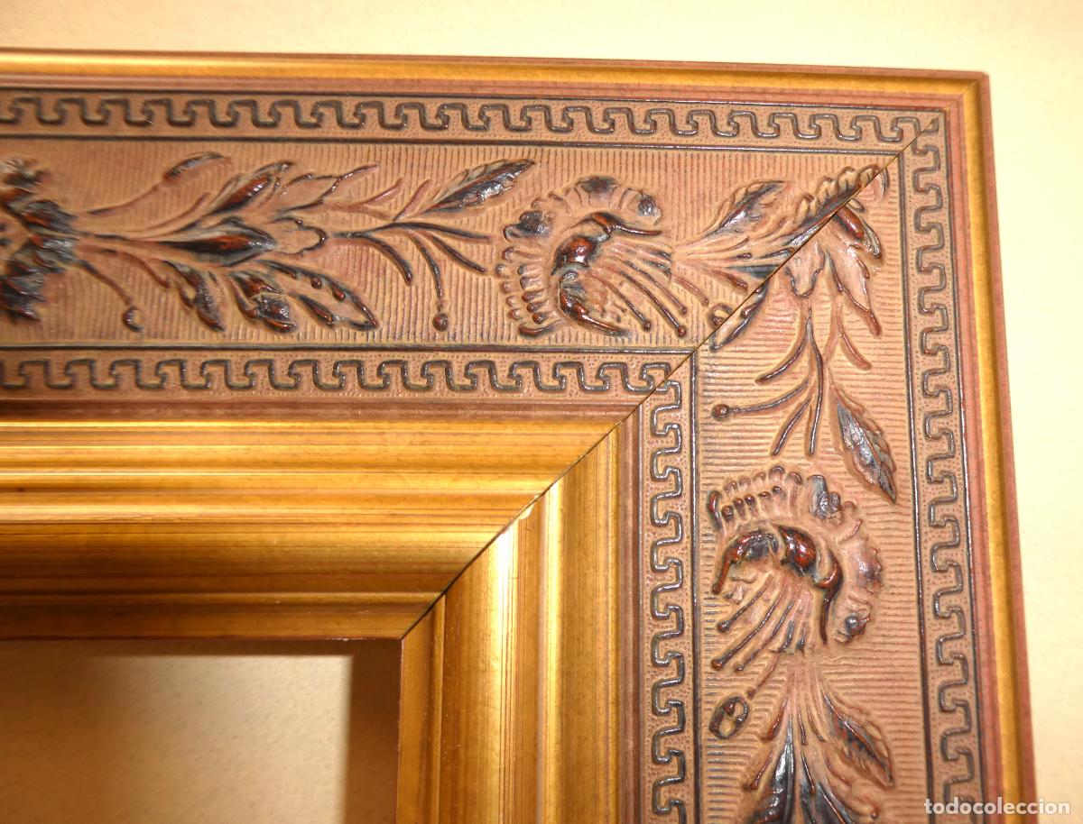 Antig&uuml;edades: Bonito marco de madera, dorado la medida interior son 65,5X55,5 cm y la exterior 83,5X73,5 cm