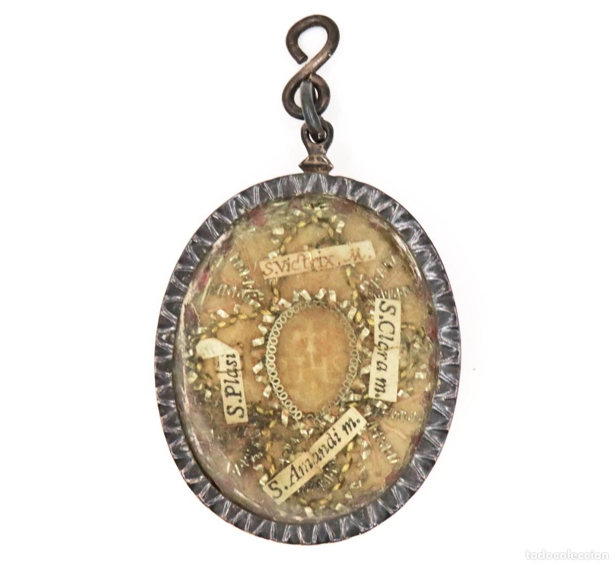 Antig&uuml;edades: Aut&eacute;ntico Relicario de Plata de Doble Cara Siglo XVIII Sagrado Coraz&oacute;n de Jes&uacute;s Santos M&aacute;rtires
