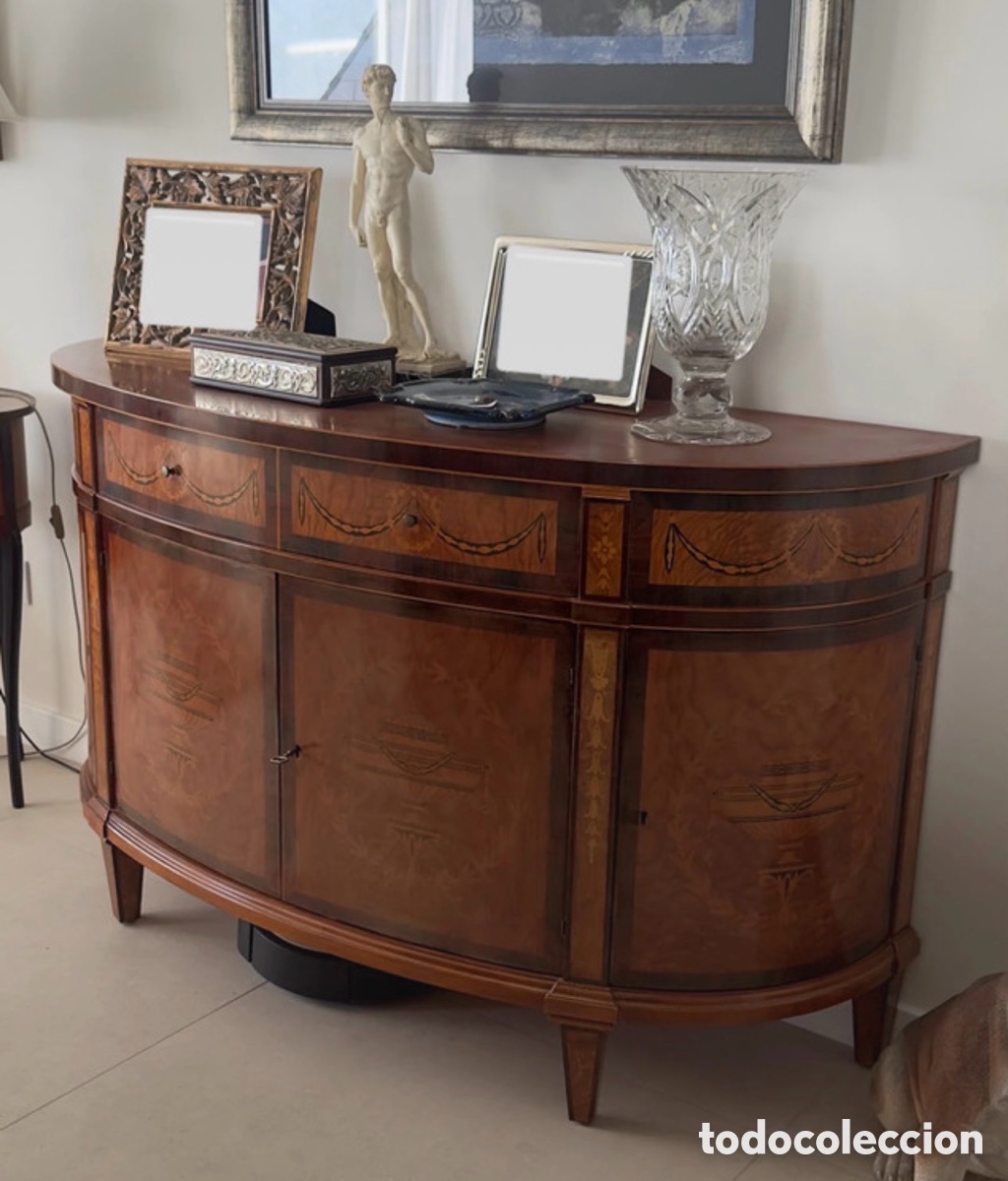 Antig&uuml;edades: Conjunto de aparador y silla