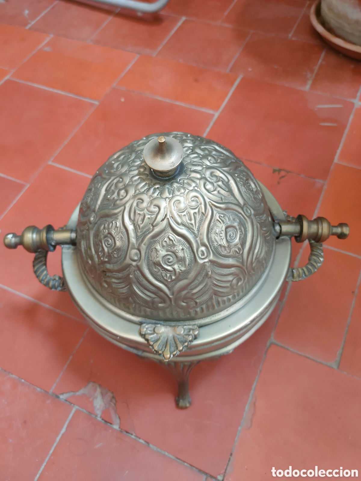 Antig&uuml;edades: Caviarera o bombonera &aacute;rabe.