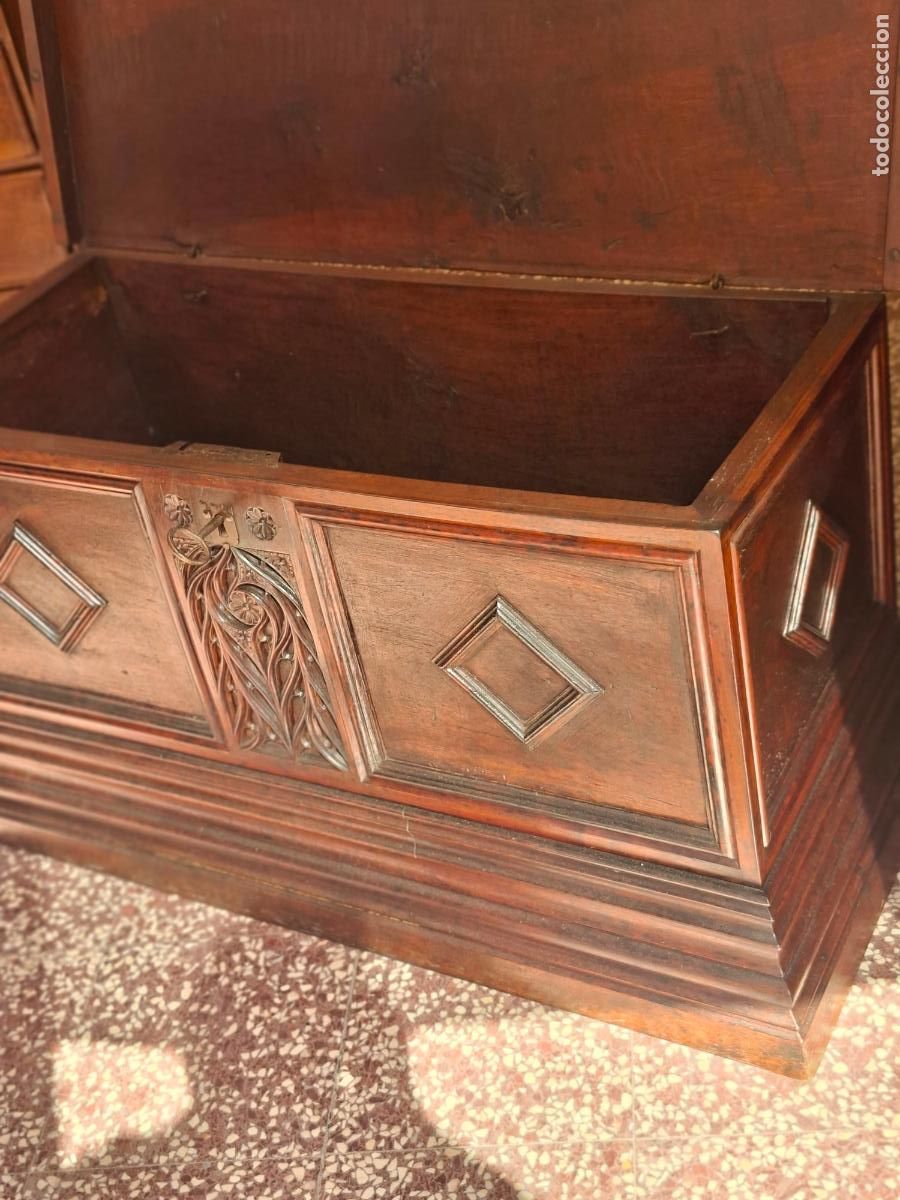 Antig&uuml;edades: ARCA NEOGOTICA NOGAL SIGLO XIX