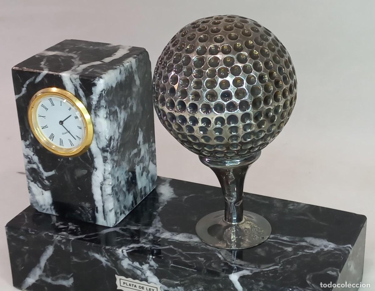 Antig&uuml;edades: ESCULTURA EN PLATA 925 , SOBRE MARMOL , CONTRASTADA - PELOTA DE GOLF SOBRE SU TEE , JUNTO RELOJ