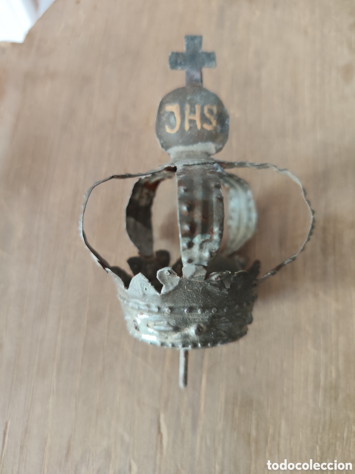 Antig&uuml;edades: CORONA DE HOJALATA ANTIGUA