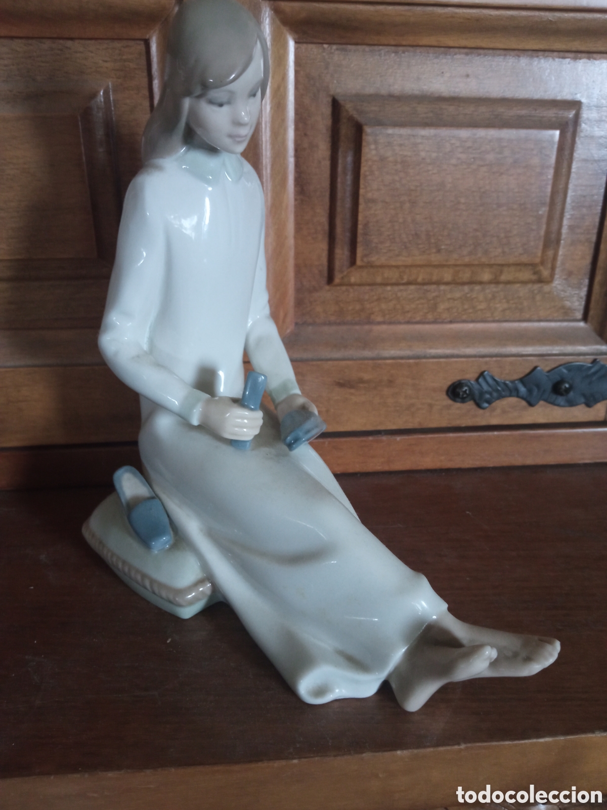 Antig&uuml;edades: Antigua figura de porcelana Zaphir de Lladro, mide 19,5x16 cm