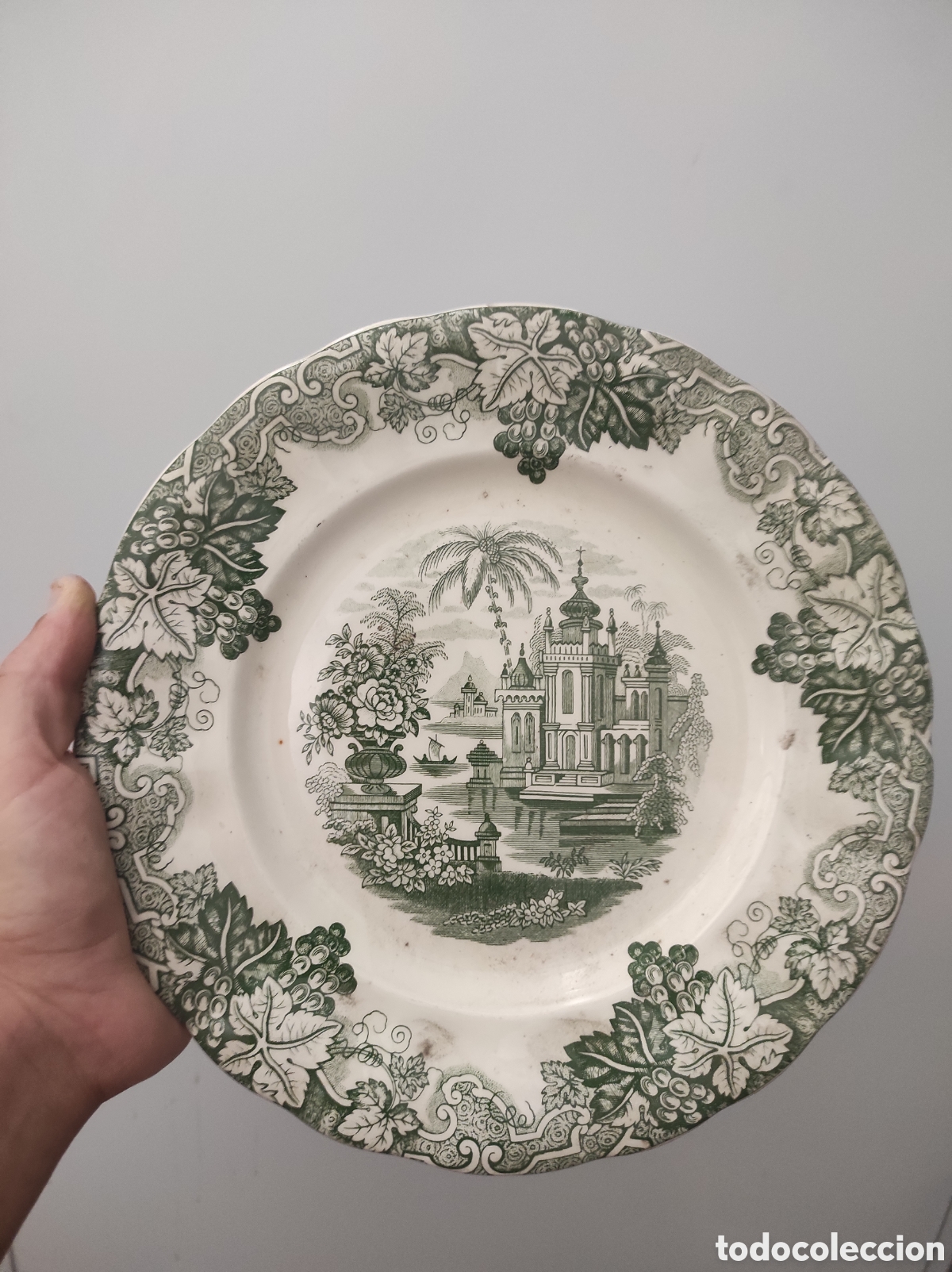 Antig&uuml;edades: Plato La Cartuja Pickman uva verde