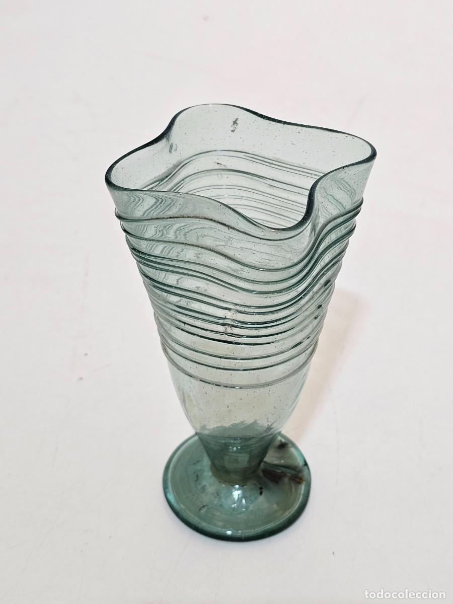 Antig&uuml;edades: COPA ANTIGUA CRISTAL SOPLADO VERDE, POSIBLEMENTE CATAL&Agrave;, (17X10)