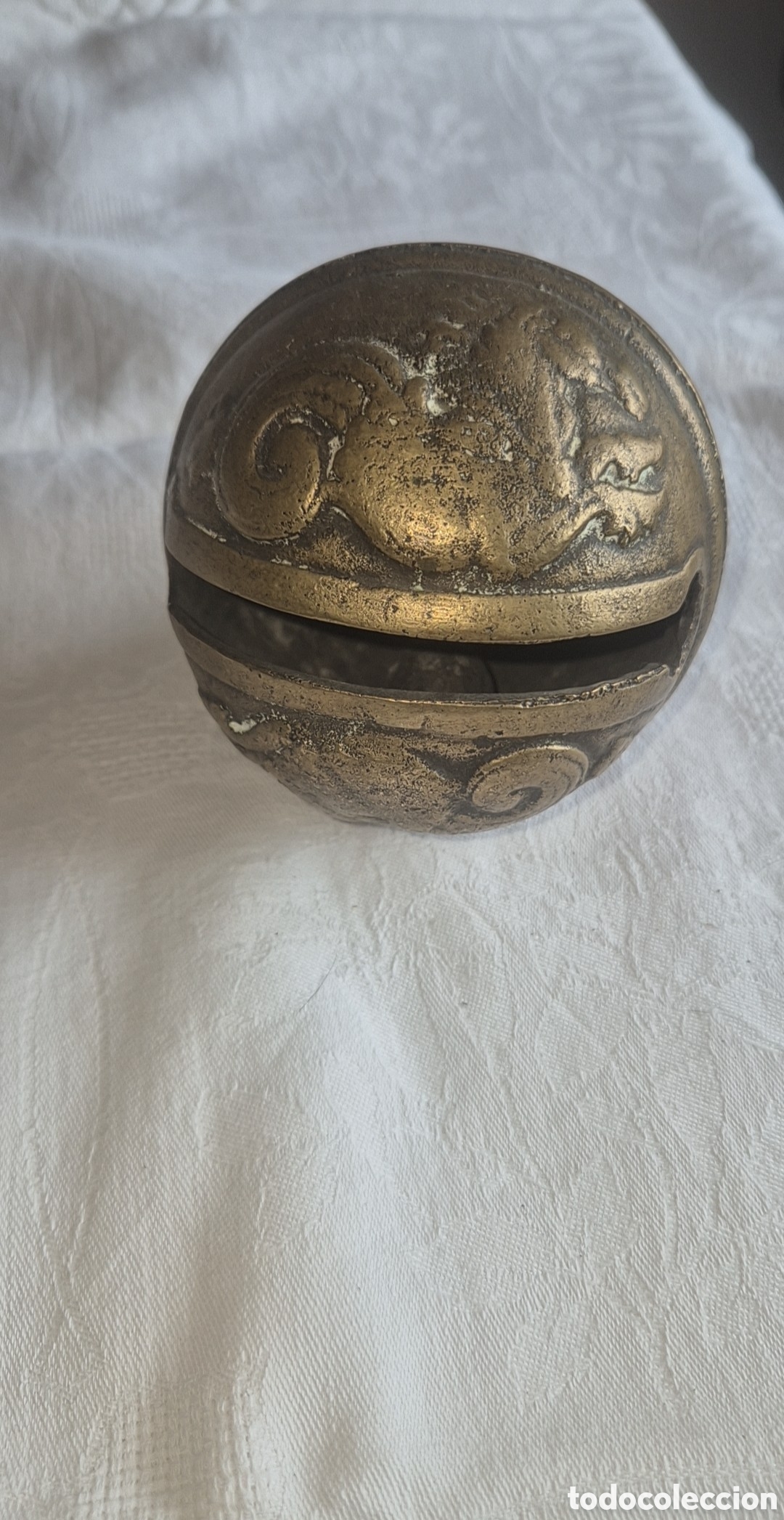 Antig&uuml;edades: Gran Cascabel Antiguo de Bronce &rdquo;Cabeza de Tigre&rdquo; (Tiger Bell)
