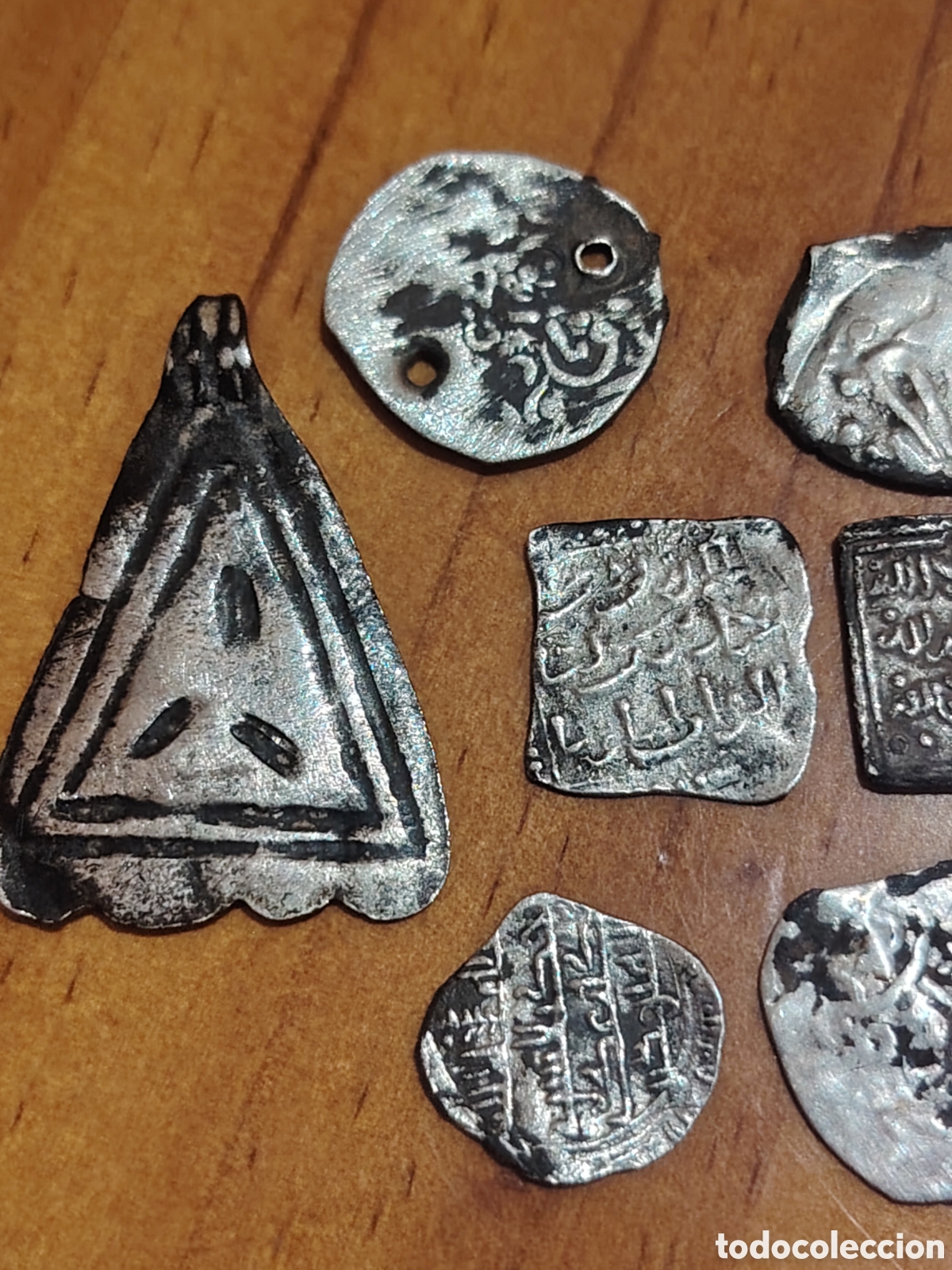 Antig&uuml;edades: Lote de monedas dirham de almohada, siglo XII-XIII , al-andalus . Plata.
