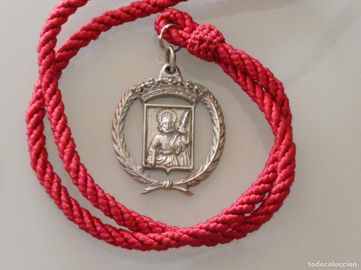 Antig&uuml;edades: MEDALLA MEDALLON RELIGIOSO. HERMANDAD ROMEROS DE SAN BERNAB&Eacute; MARBELLA M&Aacute;LAGA 1981. 40 GR