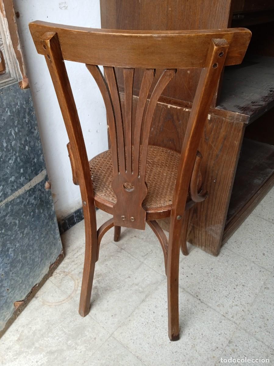 Antig&uuml;edades: Silla antigua de madera y rejilla - Foto 3