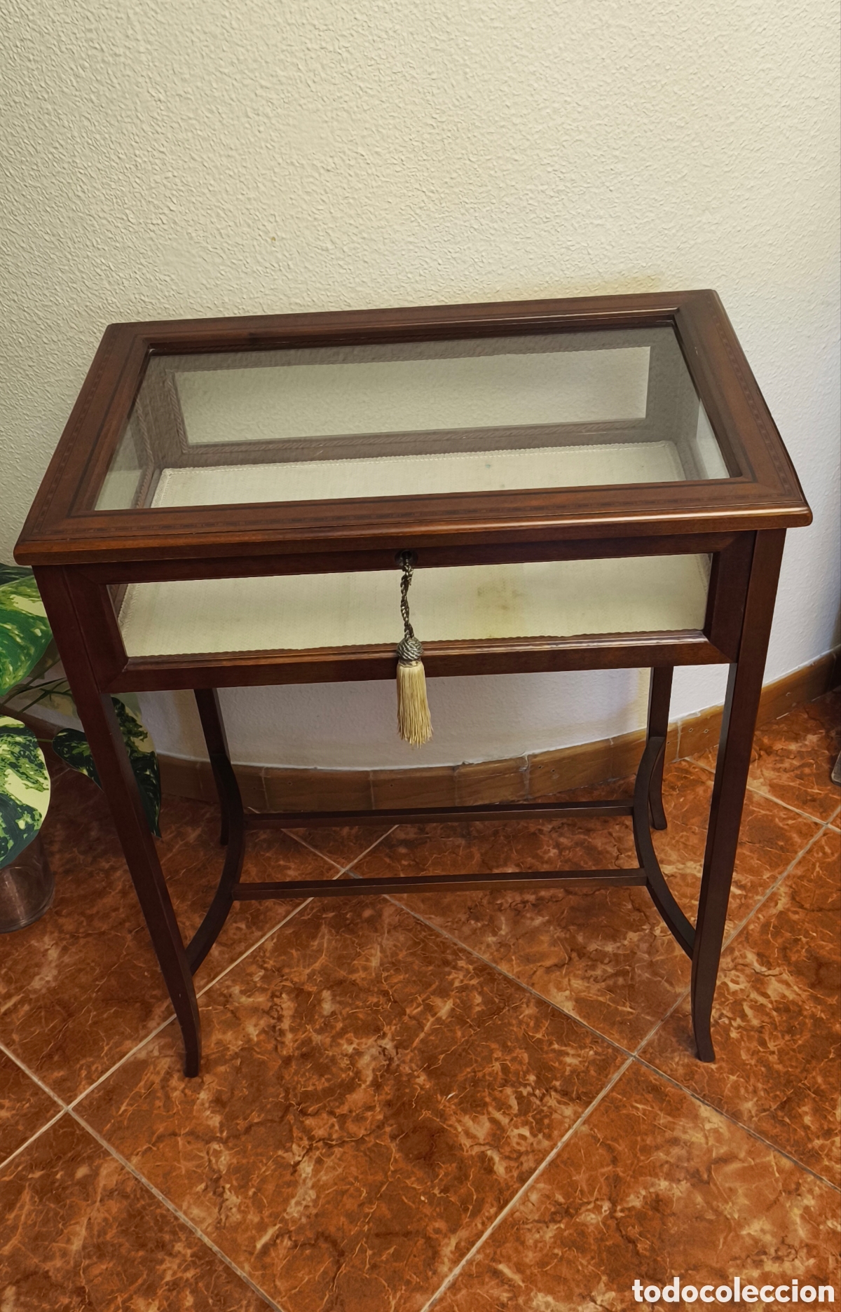 Antig&uuml;edades: Mesa vitrina vintage para exposiciones