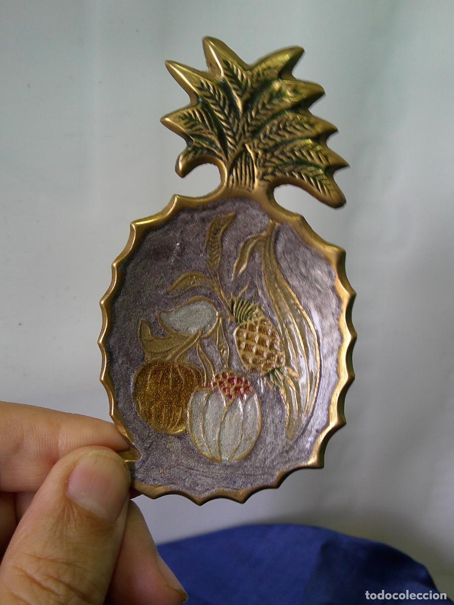Antig&uuml;edades: &iexcl;&iexcl; PI&Ntilde;A. (BRONCE) DECORADA. (FRUTAS) ORIGINAL. DECORATIVA. ELEGANTE. !! C-6.