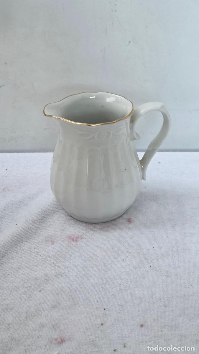 Antig&uuml;edades: jarra de porcelana vintage