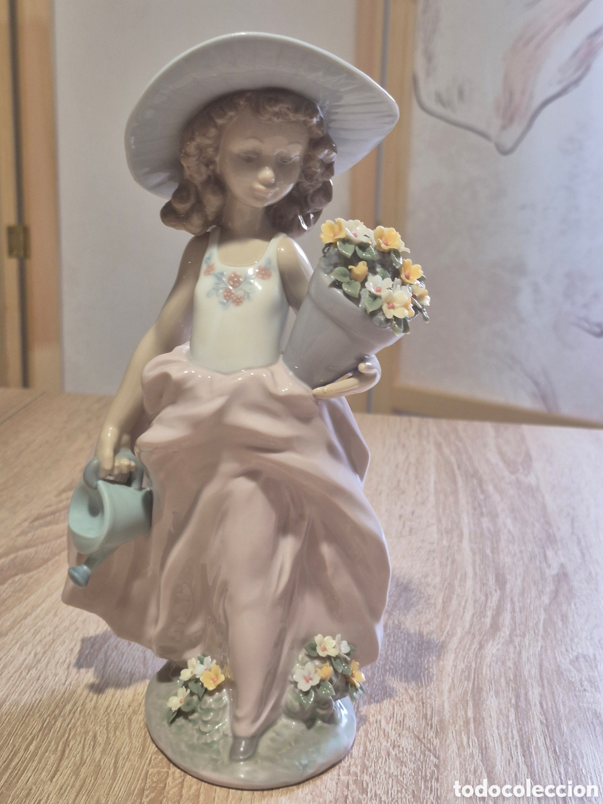 Antig&uuml;edades: Figura de Porcelana Lladr&oacute; &rdquo;&iexcl;Qu&eacute; bonitas!&rdquo; N&ordm; 7676 - Sociedad Coleccionistas 24cm
