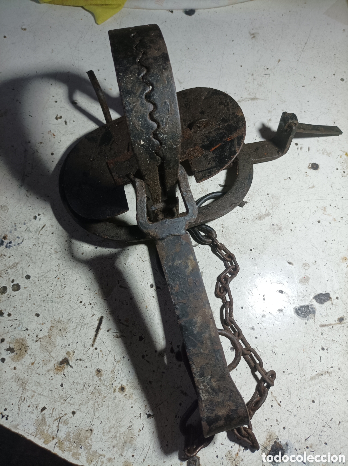 Antig&uuml;edades: Antigua trampa forja