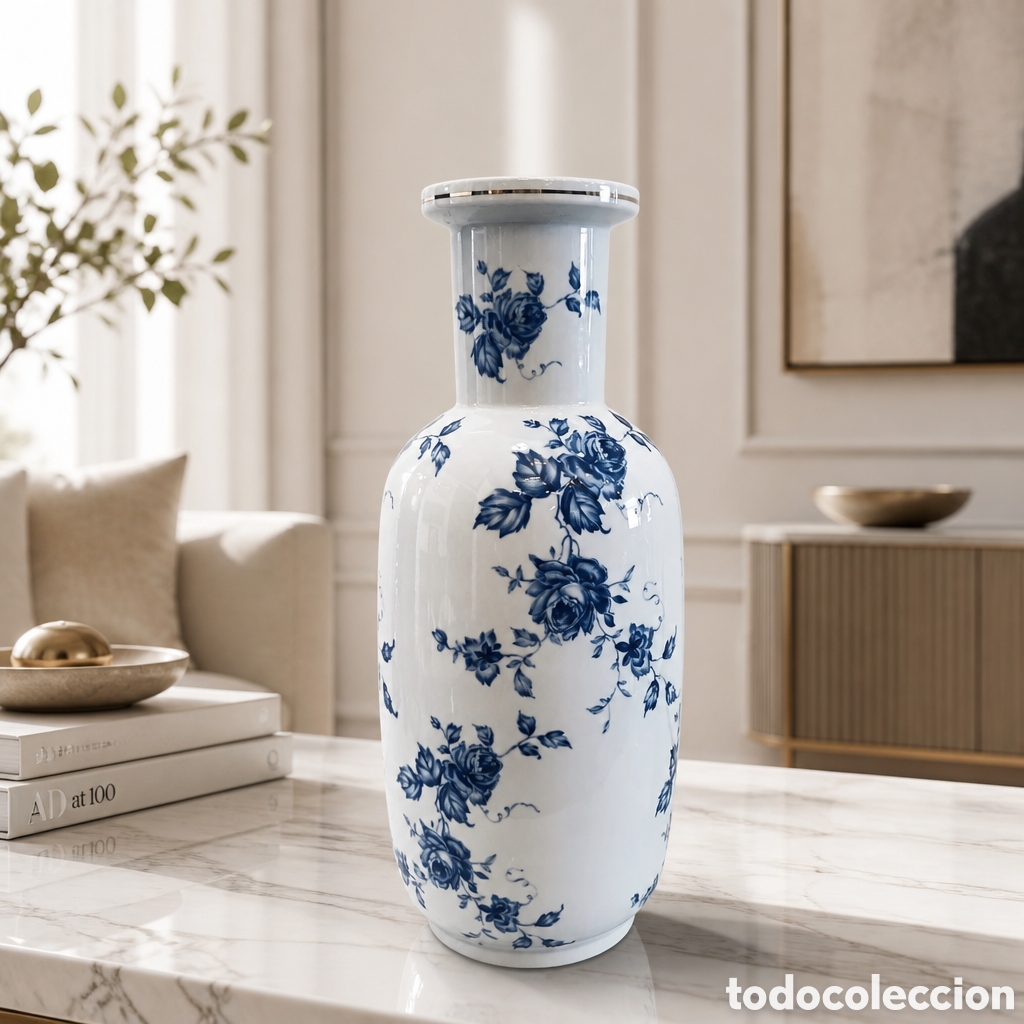 Antig&uuml;edades: ELEGANTE JARRON EN PORCELANA ESMALTADA CON MOTIVOS FLORALES EN AZUL. 38 cm