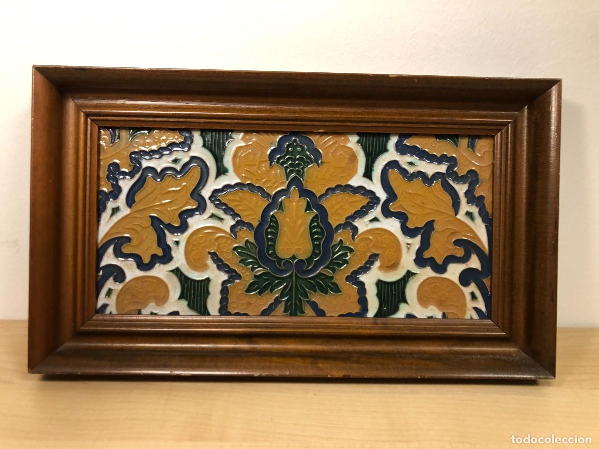 Antig&uuml;edades: Azulejo de arista Ramos Rejano Sevilla 34 x 20 cm primera mitad siglo XX enmarcado