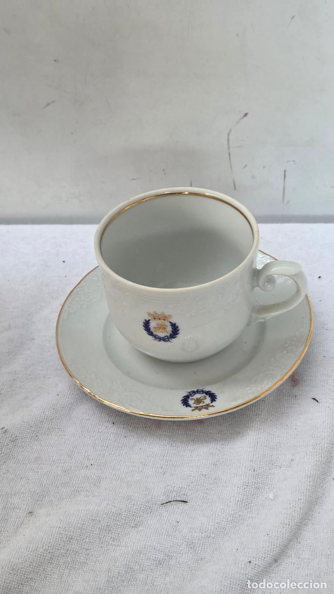 Antig&uuml;edades: taza y plato de porcelana