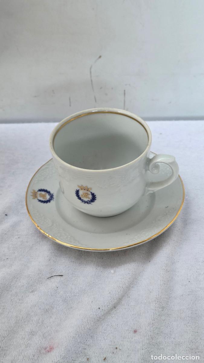 Antig&uuml;edades: taza y plato de porcelana