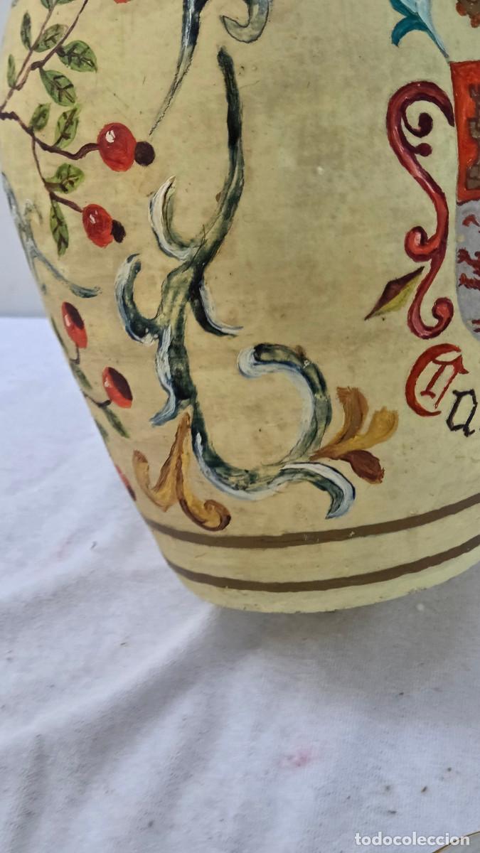 Antig&uuml;edades: jarron de ceramica con escudo - Foto 8