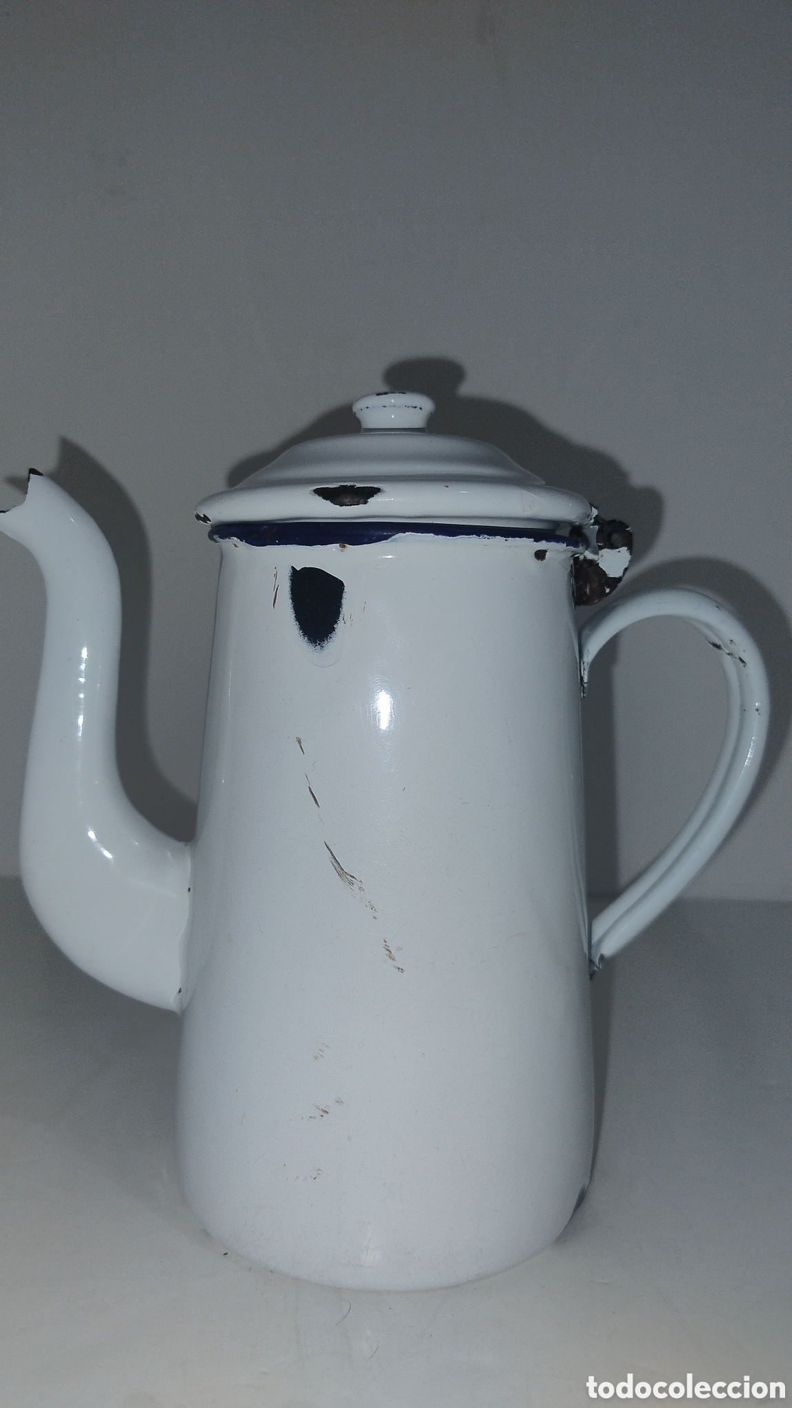 Antig&uuml;edades: Cafetera hierro esmaltado blanco
