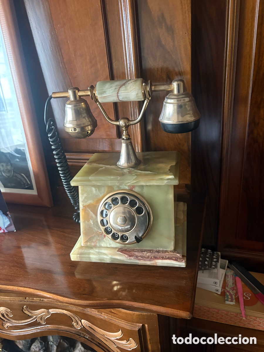 Antig&uuml;edades: Tel&eacute;fono antiguo de m&aacute;rmol - Foto 1