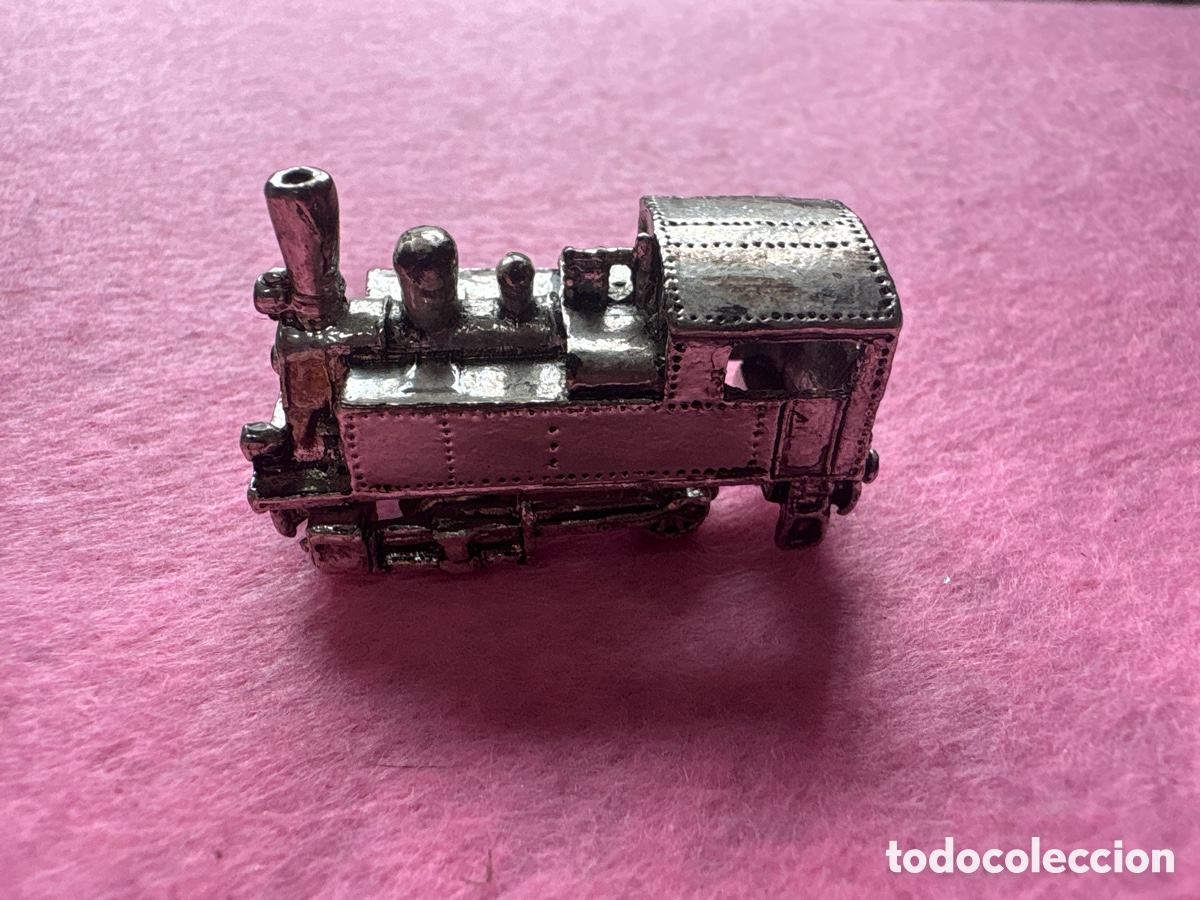 Antig&uuml;edades: Figura miniatura en plata de ley ba&ntilde;ada, tren (A17)