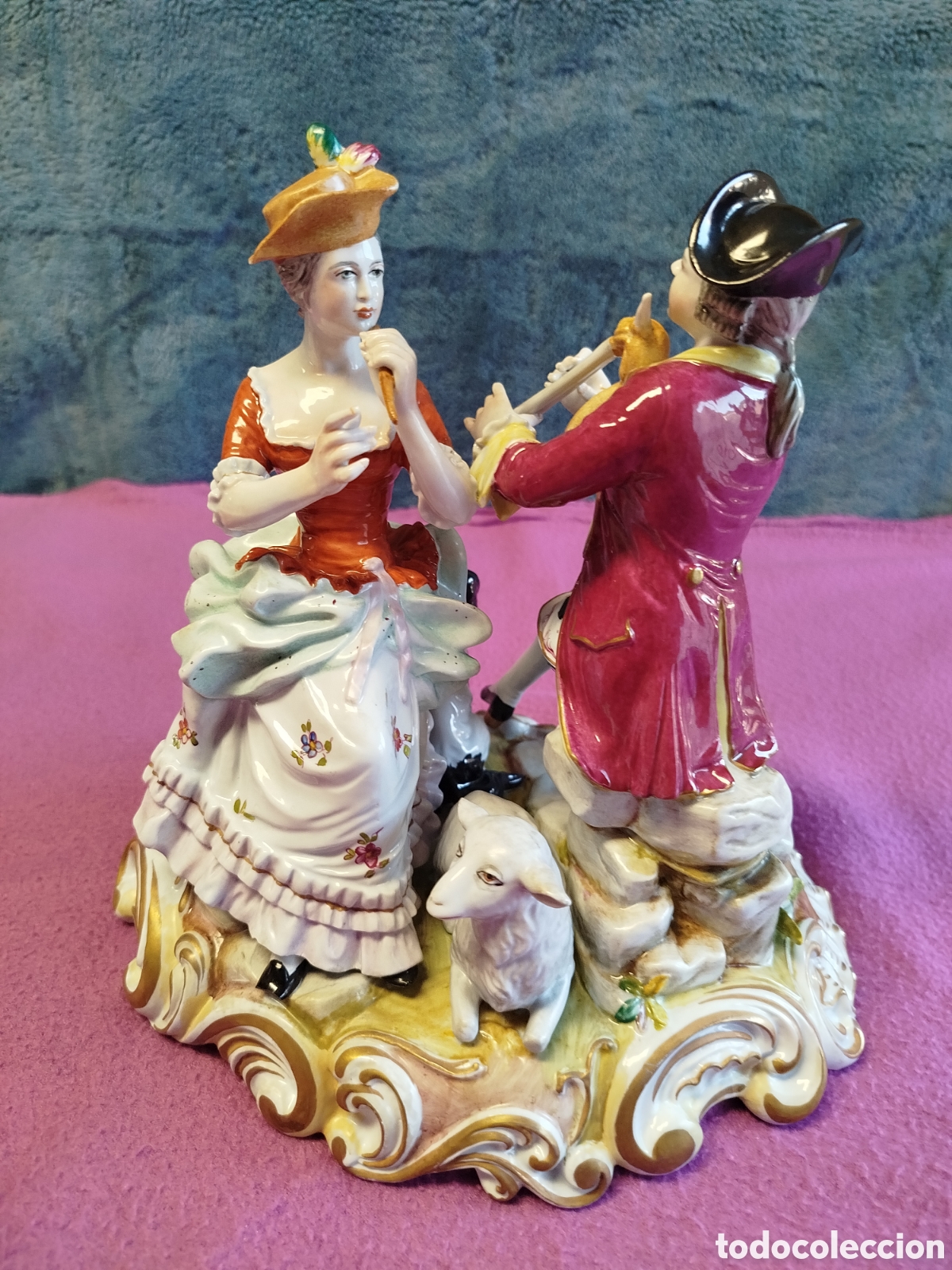 Antig&uuml;edades: Grupo escult&oacute;rico porcelana Jos&eacute; Mar&iacute;a &Aacute;lvarez, a&ntilde;os 1945. Firmado