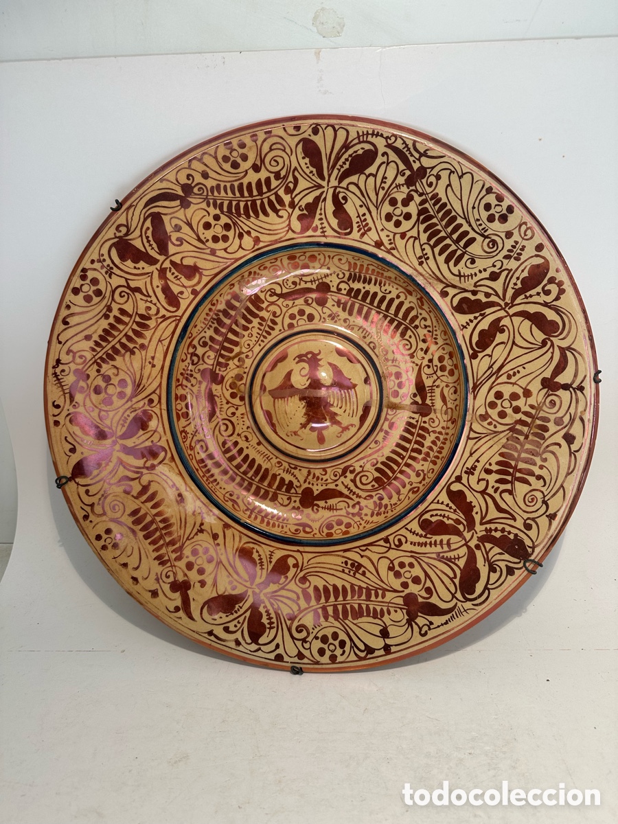 Antig&uuml;edades: ANTIGUO GRAN PLATO DE MANISES. CER&Aacute;MICA ESMALTADA DE REFLEJOS MET&Aacute;LICOS. 40 CM