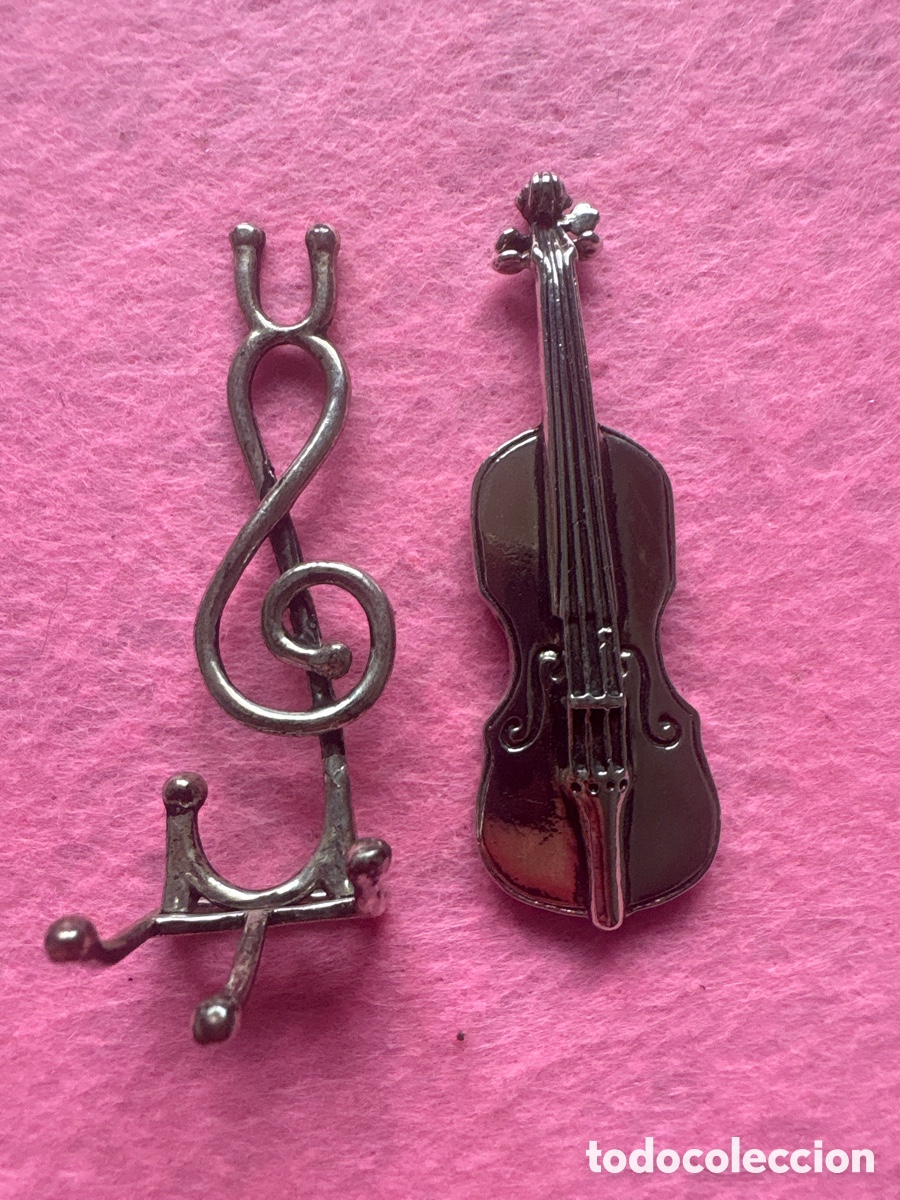Antig&uuml;edades: Figura miniatura en plata de ley ba&ntilde;ada, viol&iacute;n + soporte (A17)