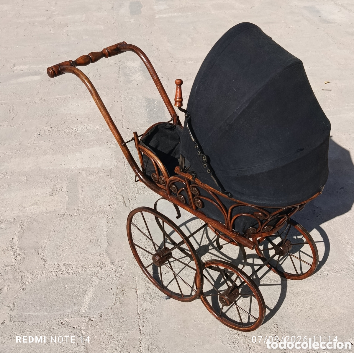 Antig&uuml;edades: Carro de mu&ntilde;ecas antig&uuml;o - Foto 2