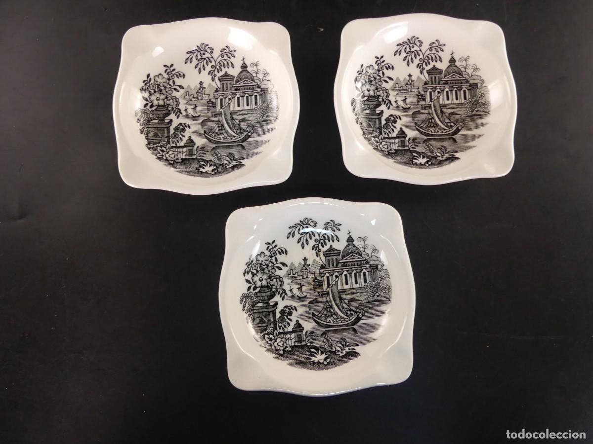 Oggetti Antichi: JUEGO DE 3 PLATOS DE PORCELANA CARTUJA PICKMAN SEVILLA