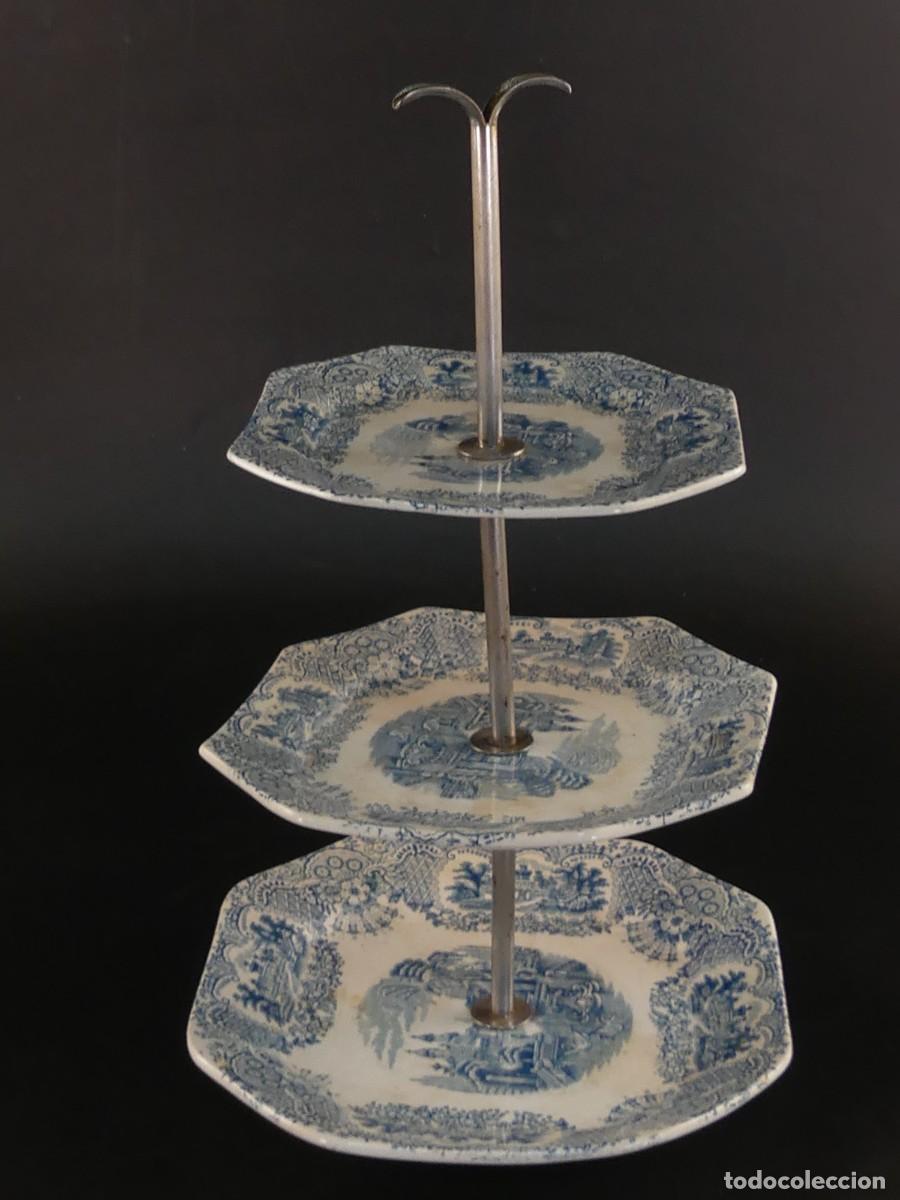 Oggetti Antichi: CENTRO DE MESA DE 3 PISOS DE PORCELANA CARTUJA PICKMAN SEVILLA