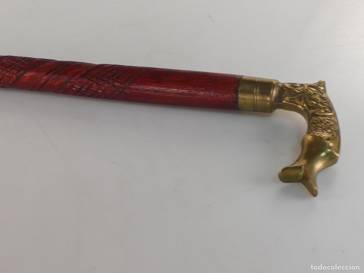 Antig&uuml;edades: BASTON DE MADERA MANGO DE LATON O BRONSE OBJETO DE COLECCION - Foto 2