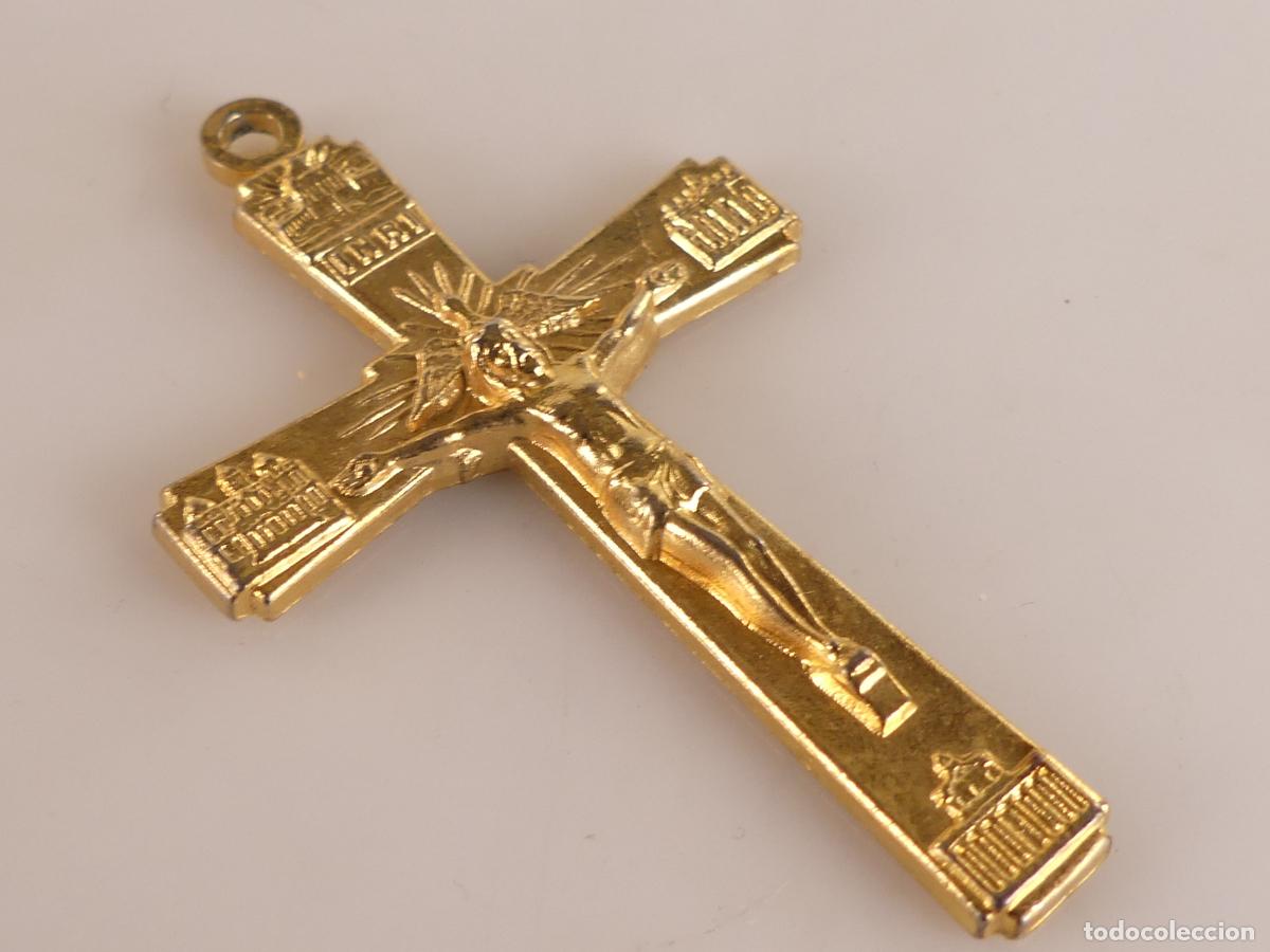 Antig&uuml;edades: CRUCIFIJO COLGANTE DORADO