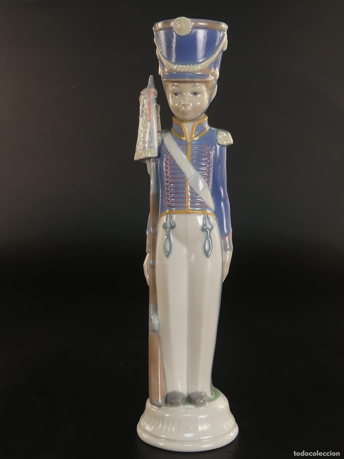 Antiquit&eacute;s: FIGURA DE UN SOLDADO DE PORCELANA DE LLADRO