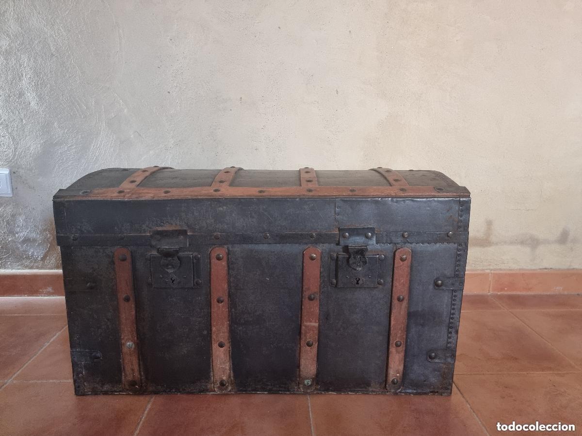 Antiguidades: Ba&uacute;l antiguo de madera