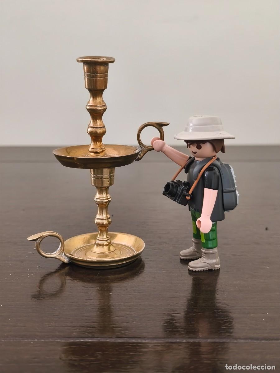 Antig&uuml;edades: Pareja de palmatorias en bronce de 5 cm. - Foto 8