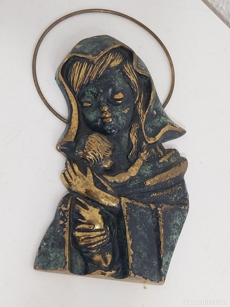 Oggetti Antichi: Placa religiosa de bronce, Virgen con Ni&ntilde;o y halo