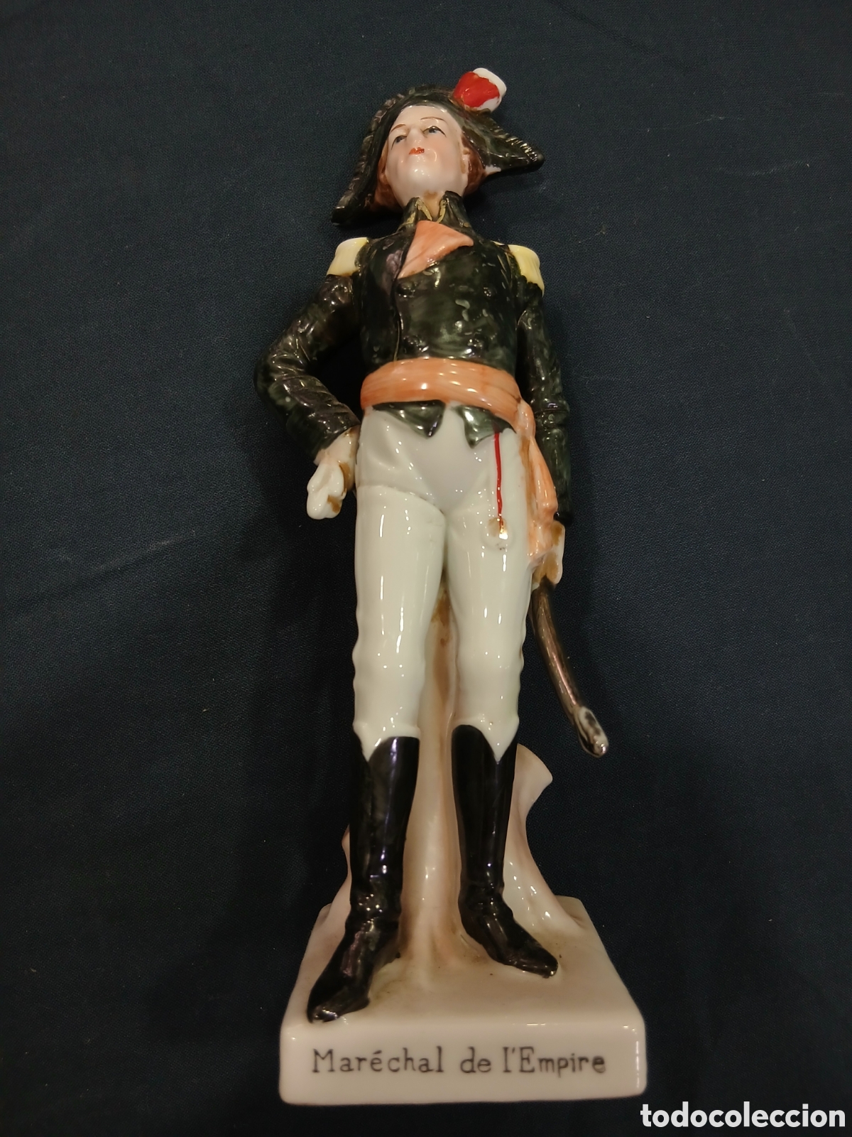 Antiques: Figura en cer&aacute;mica soldado pintado a mano. Mariscal del Imperio. (L135)