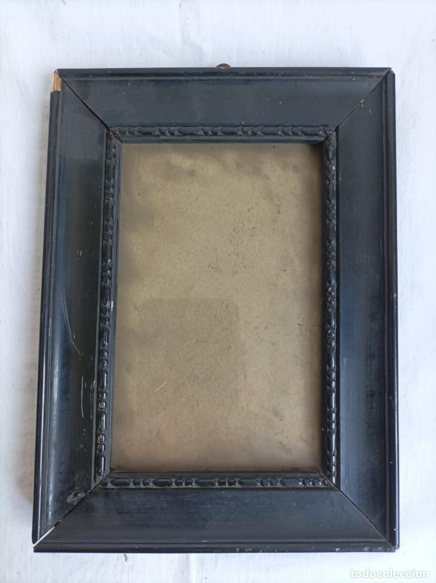 Antig&uuml;edades: ANTIGUO MARCO EN MADERA EBONIZADA.
