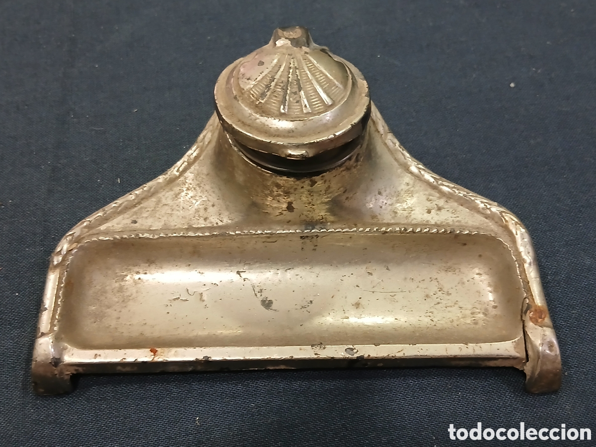 Antig&uuml;edades: Antiguo tintero en metal. (L134)