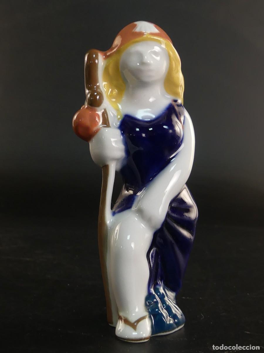 Antiquit&auml;ten: FIGURA DE UNA PEREGRINA DE PORCELANA DE SARGADELOS