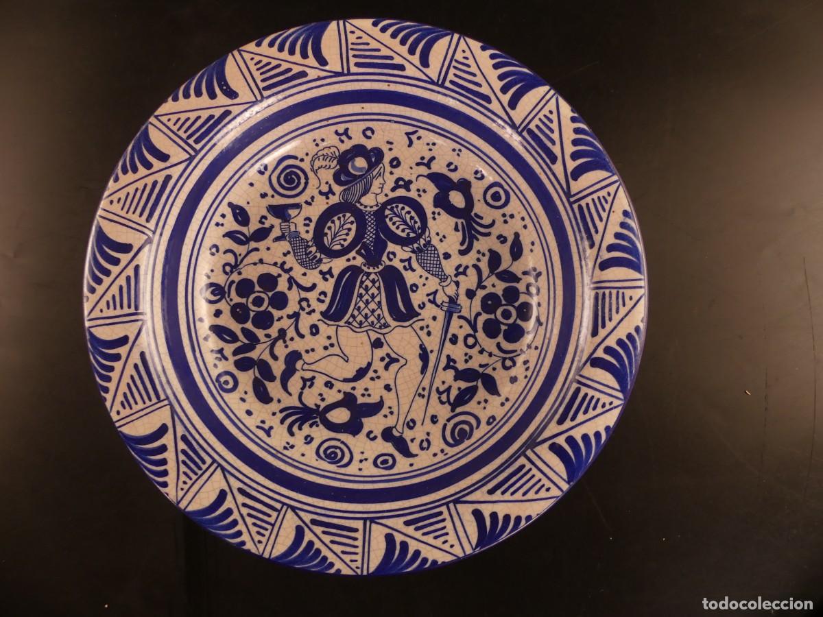 Antiquit&eacute;s: PLATO DE CERAMICA PINTADO A MANO