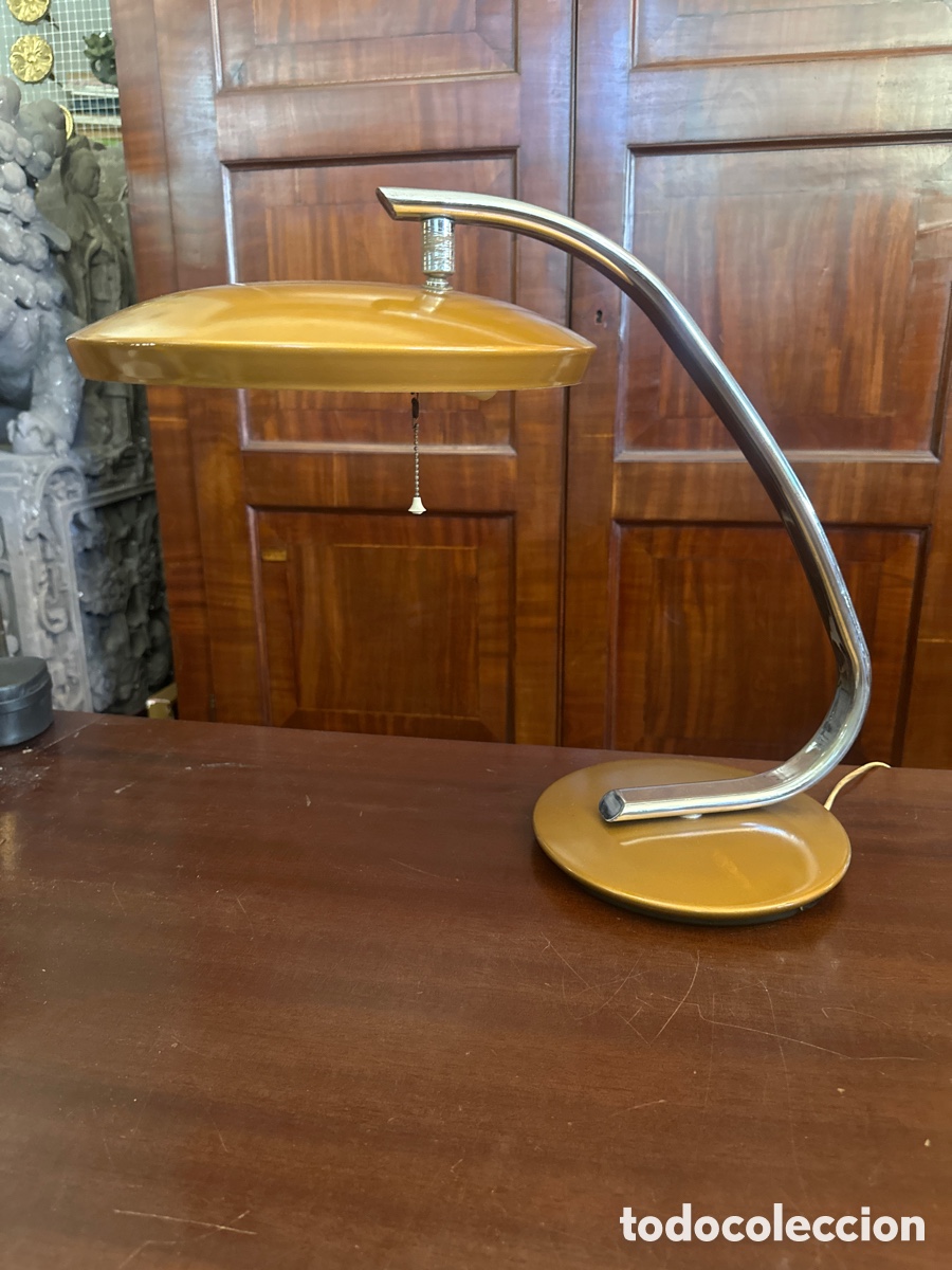 Antig&uuml;edades: L&Aacute;MPARA DE MESA - FASE MODELO 520 C - DISE&Ntilde;O DE LUIS P&Eacute;REZ DE LA OLIVA DEL A&Ntilde;O 1967 - COLOR OCRE