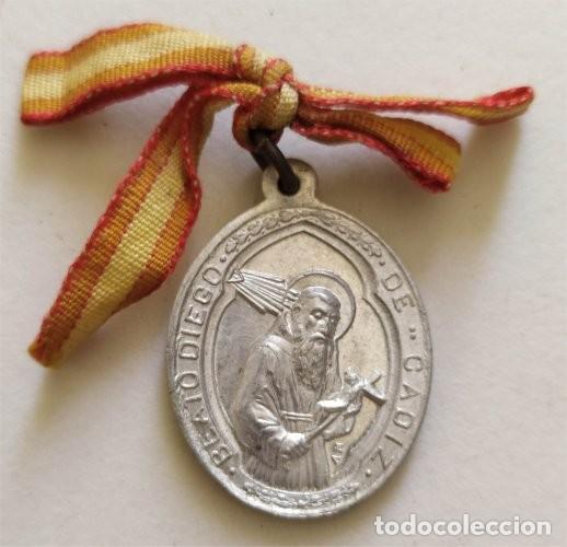 Oggetti Antichi: Medalla del Beato Diego de C&aacute;diz y el Sacrat&iacute;simo Coraz&oacute;n de Jes&uacute;s