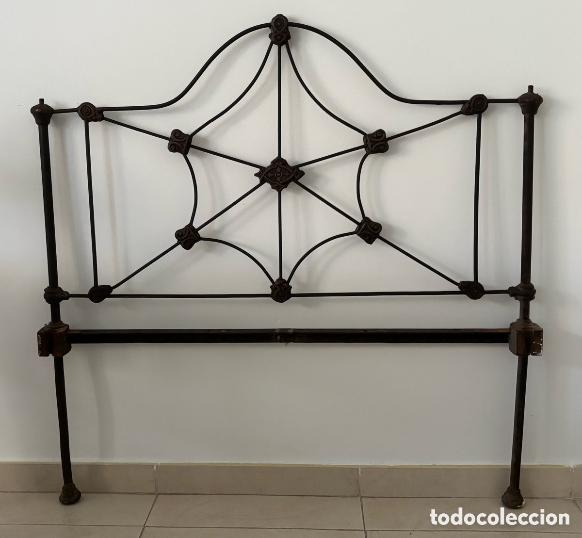Antig&uuml;edades: Precioso cabecero antiguo de hierros forjado. Final de XIX. Principios del XX