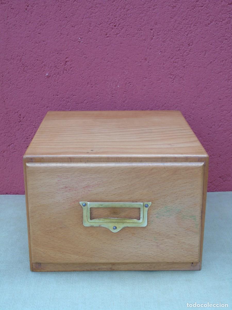Antig&uuml;edades: ANTIGUO ARCHIVADOR DE MADERA. - Foto 2