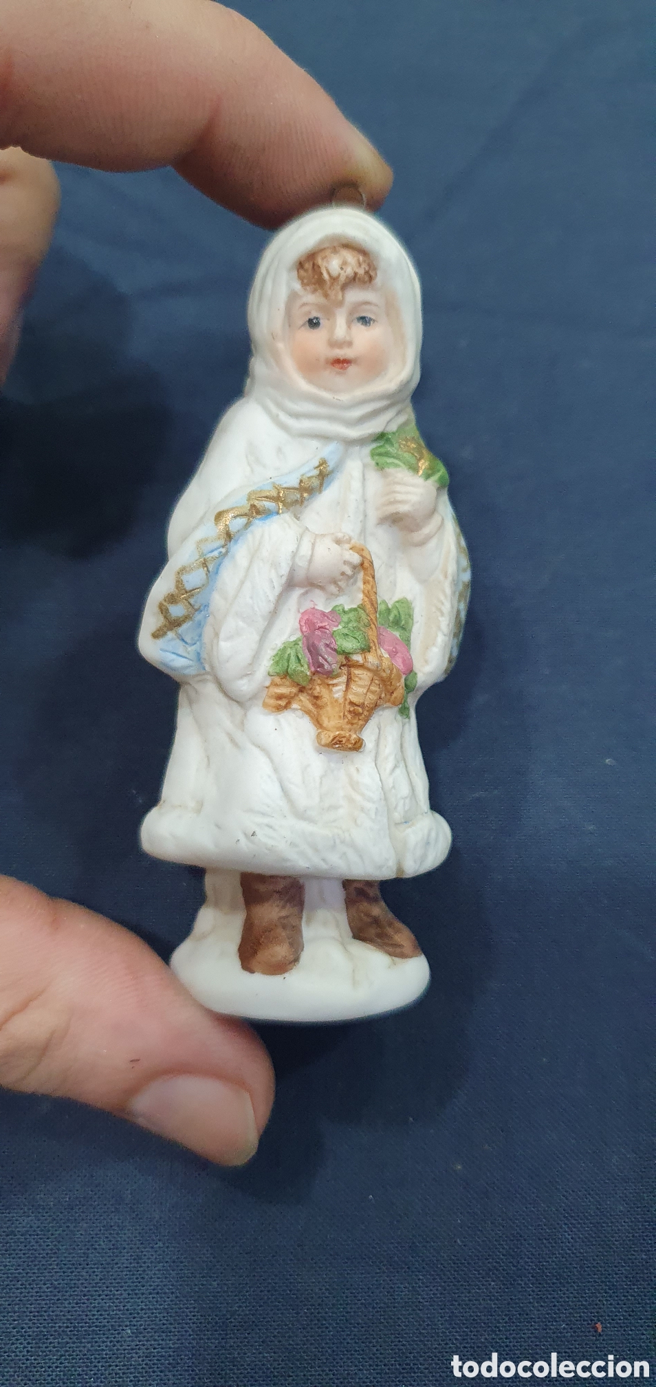 Antiquit&eacute;s: Figura Biscuit ni&ntilde;a con cesto. (L134)